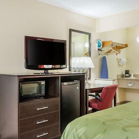 Quality Inn & Suites Lexington Exterior photo