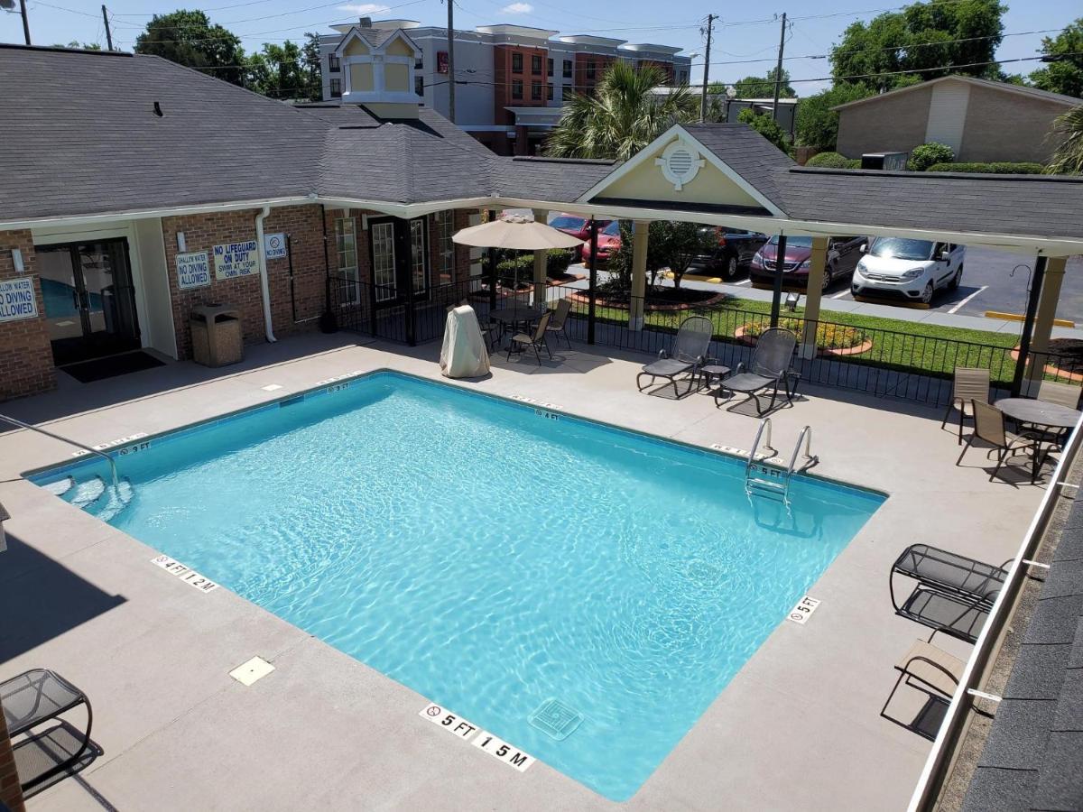 Quality Inn & Suites Lexington Exterior photo