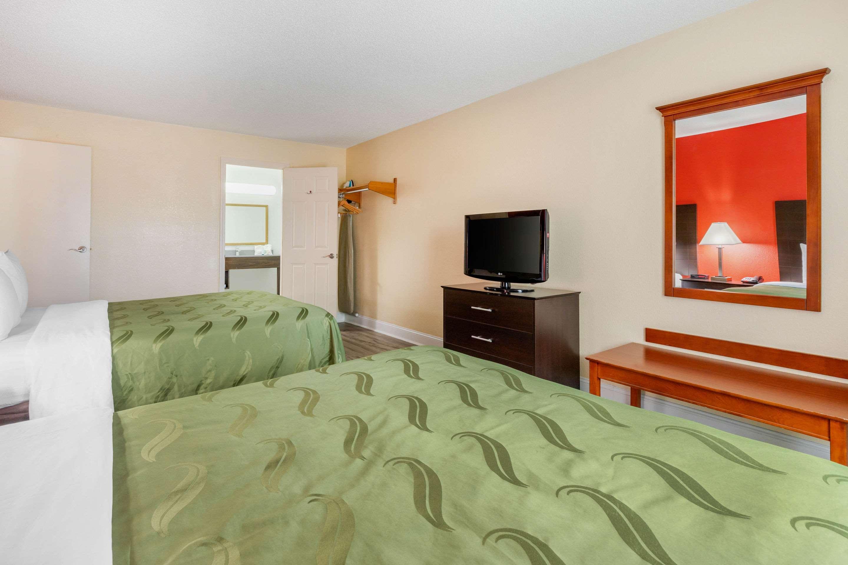 Quality Inn & Suites Lexington Exterior photo