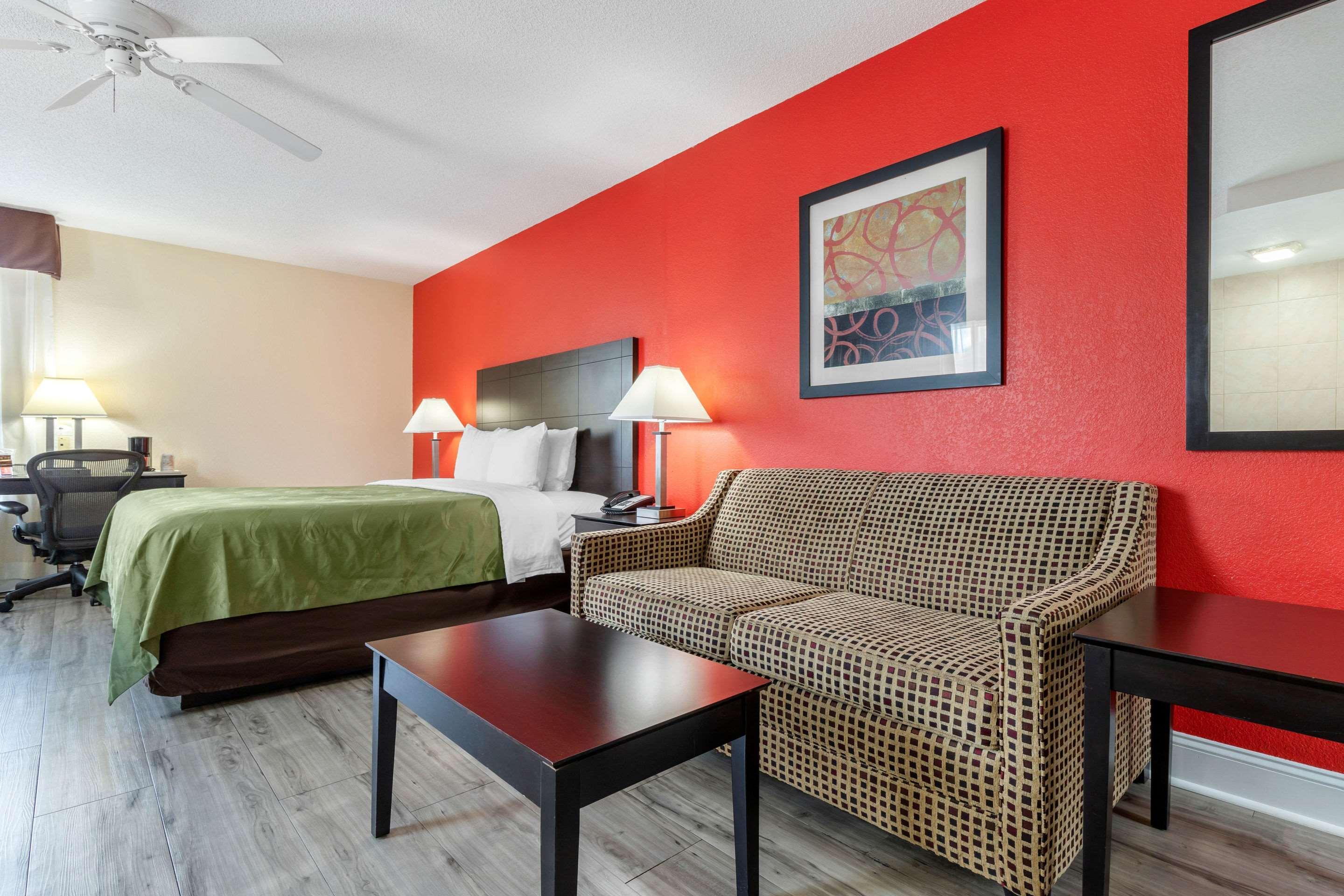 Quality Inn & Suites Lexington Exterior photo
