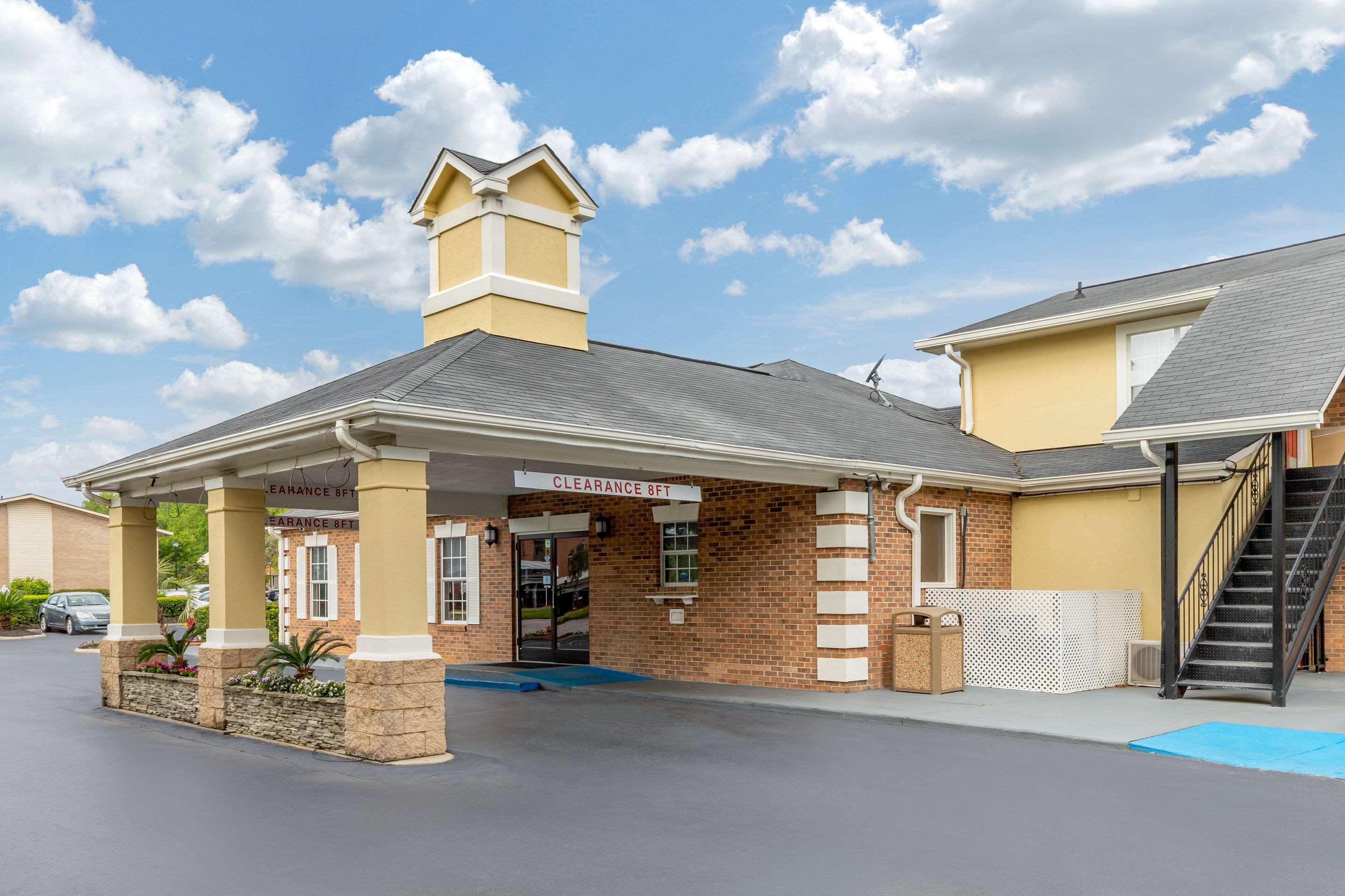 Quality Inn & Suites Lexington Exterior photo
