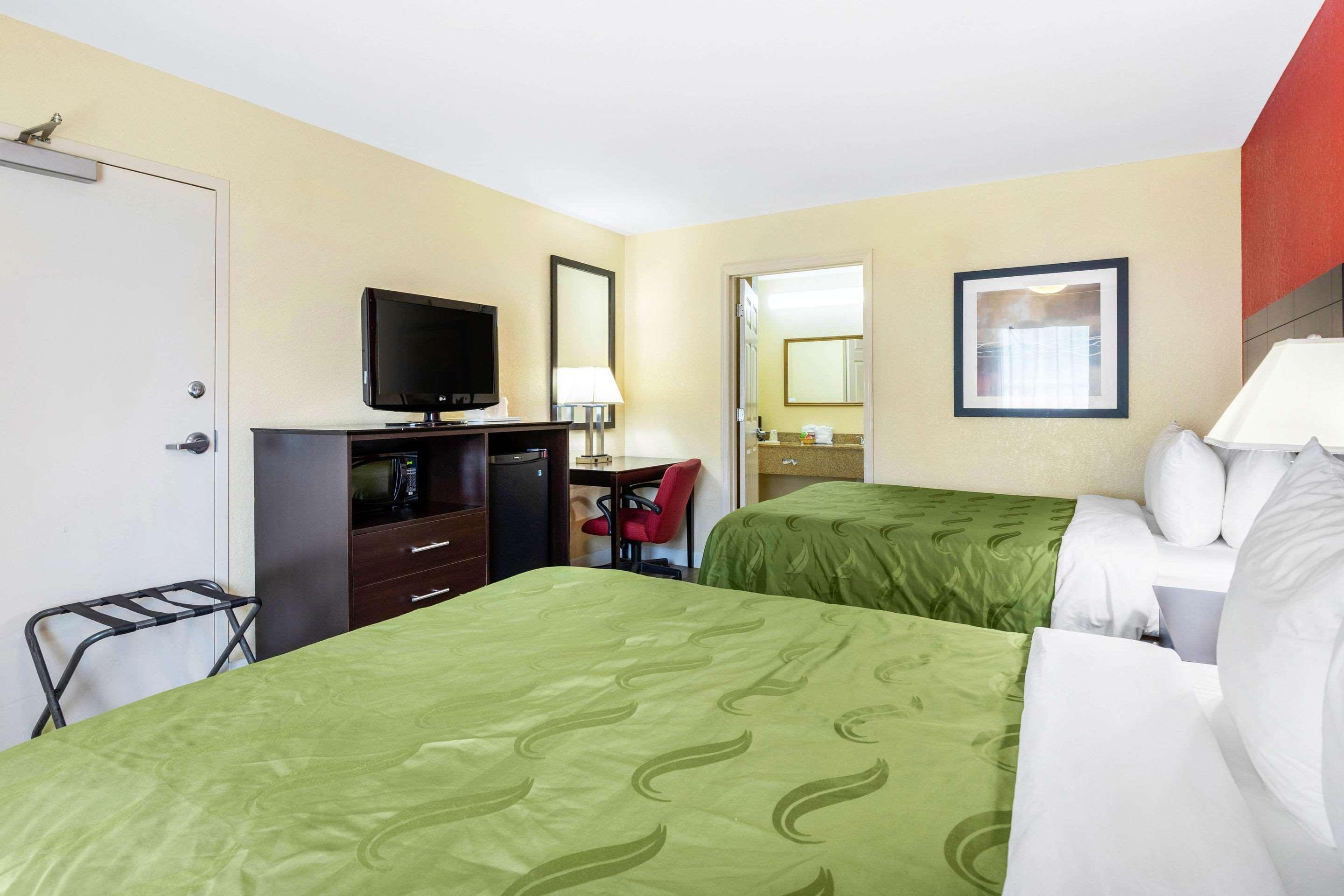 Quality Inn & Suites Lexington Exterior photo