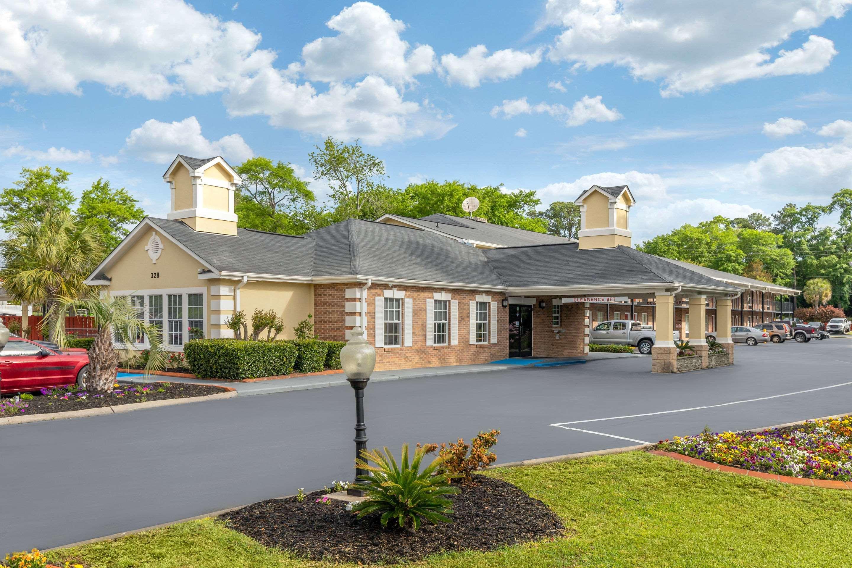 Quality Inn & Suites Lexington Exterior photo