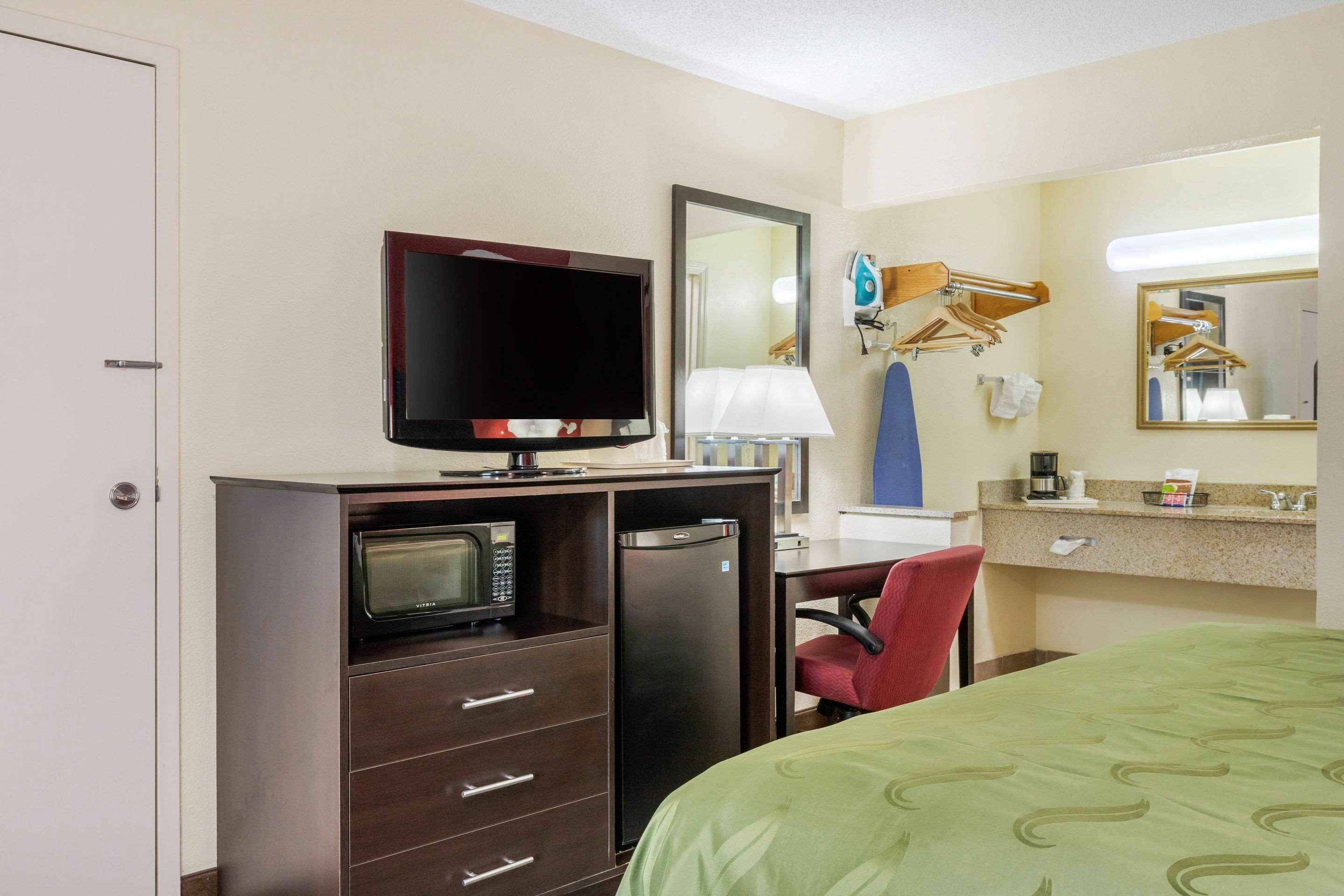 Quality Inn & Suites Lexington Exterior photo