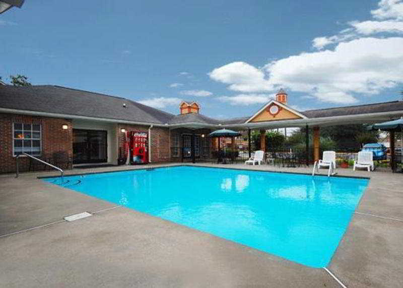 Quality Inn & Suites Lexington Exterior photo