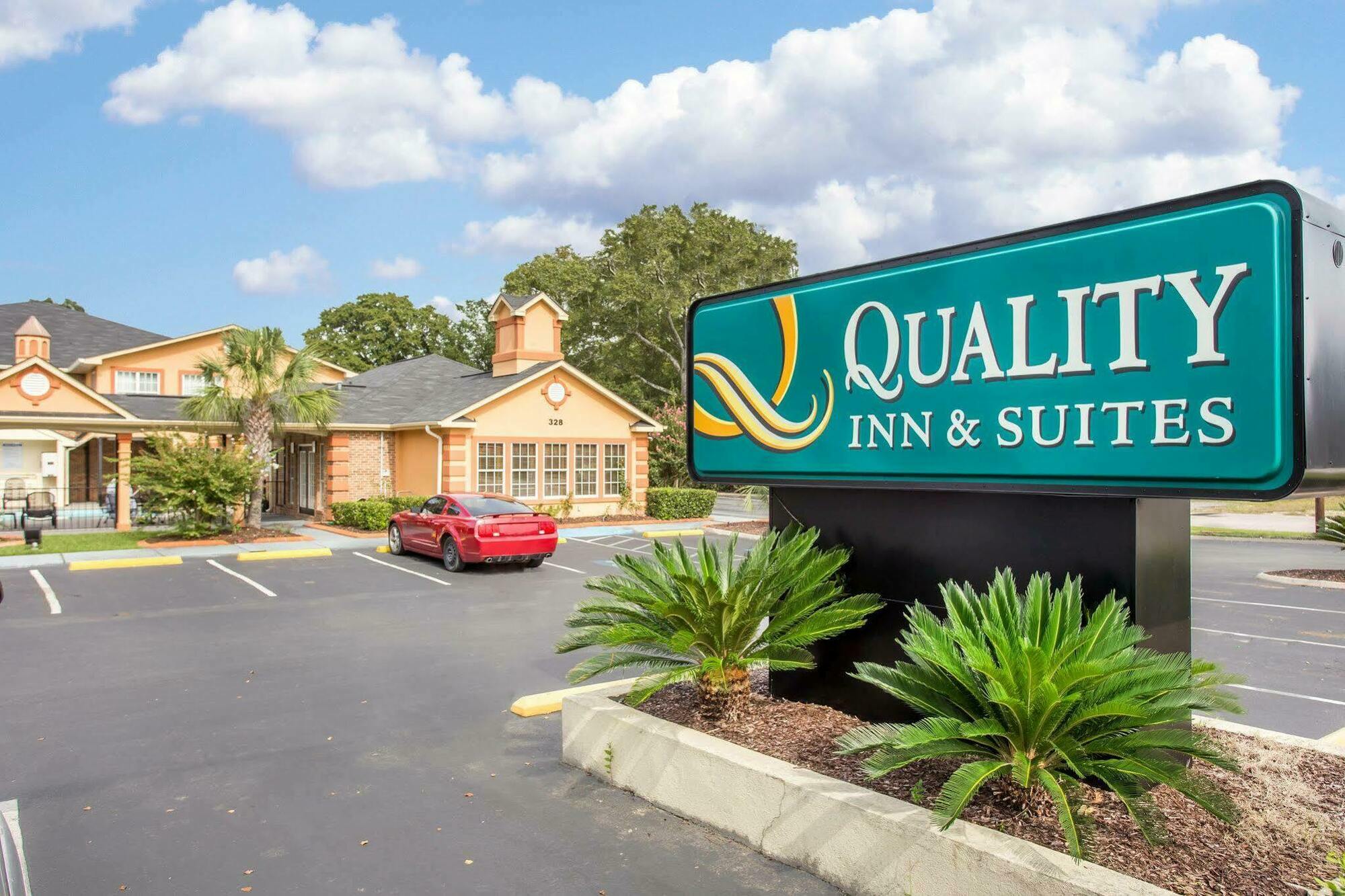 Quality Inn & Suites Lexington Exterior photo