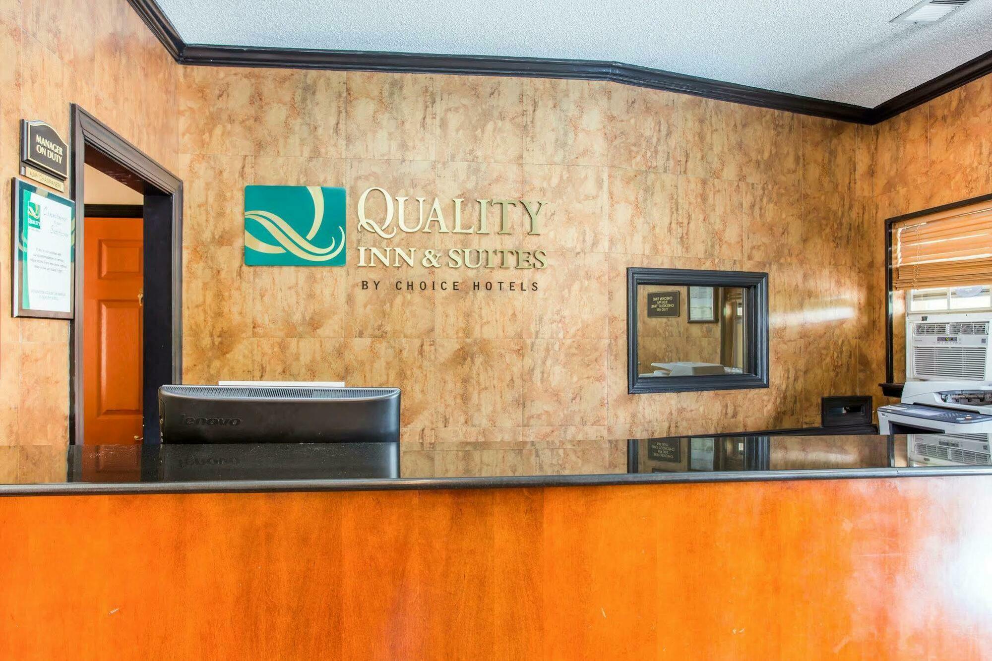 Quality Inn & Suites Lexington Exterior photo