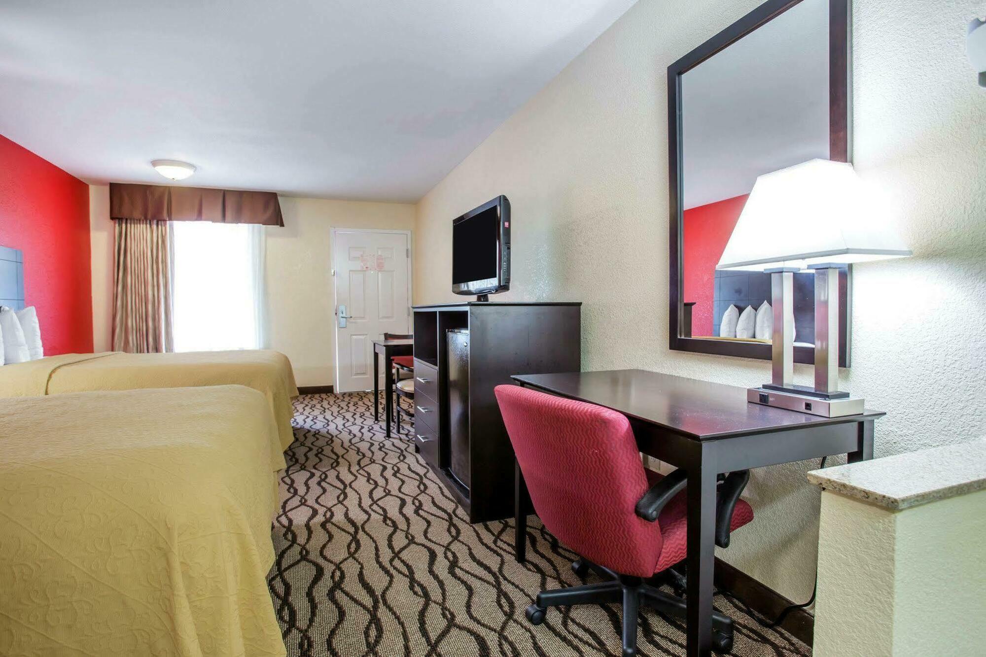 Quality Inn & Suites Lexington Exterior photo